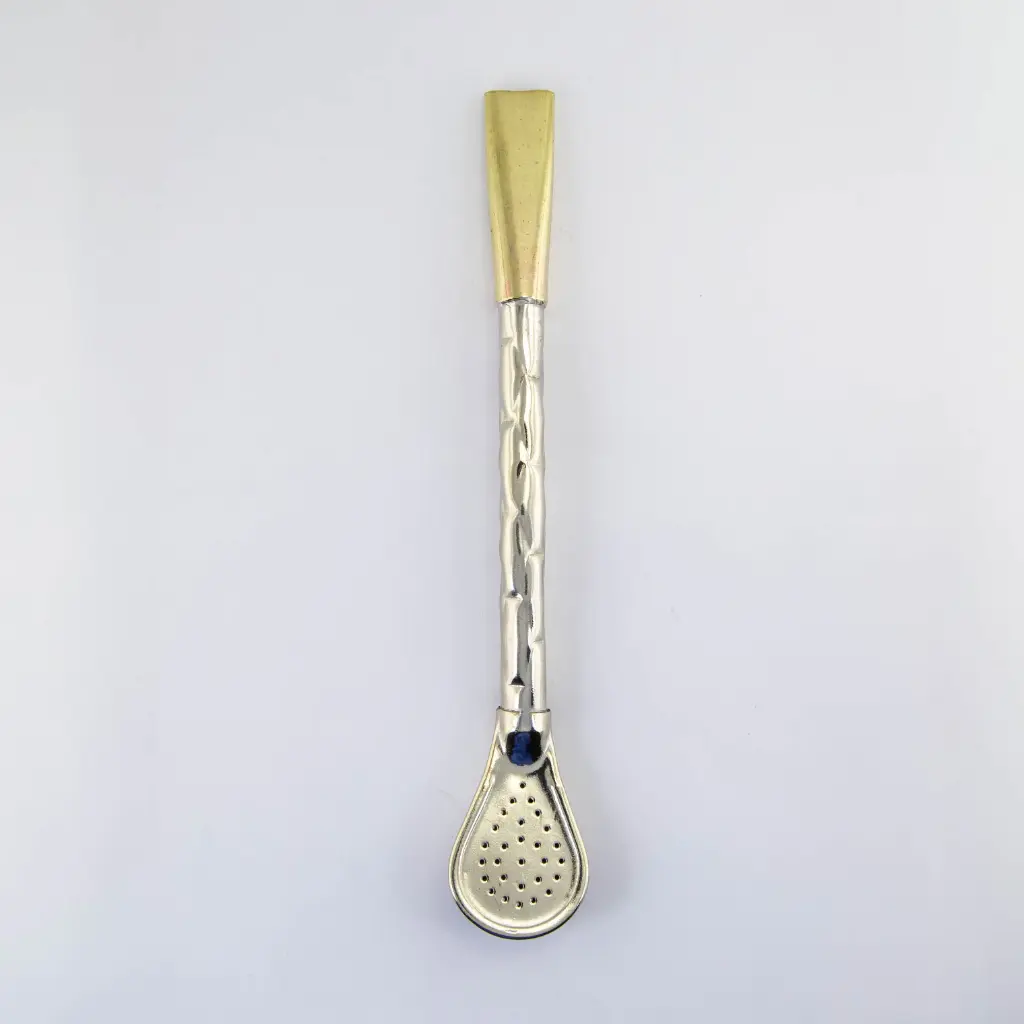 art. 129 Bombillón Alpaca caño repujado y liso con pico reforzado de bronce modelos surtidos