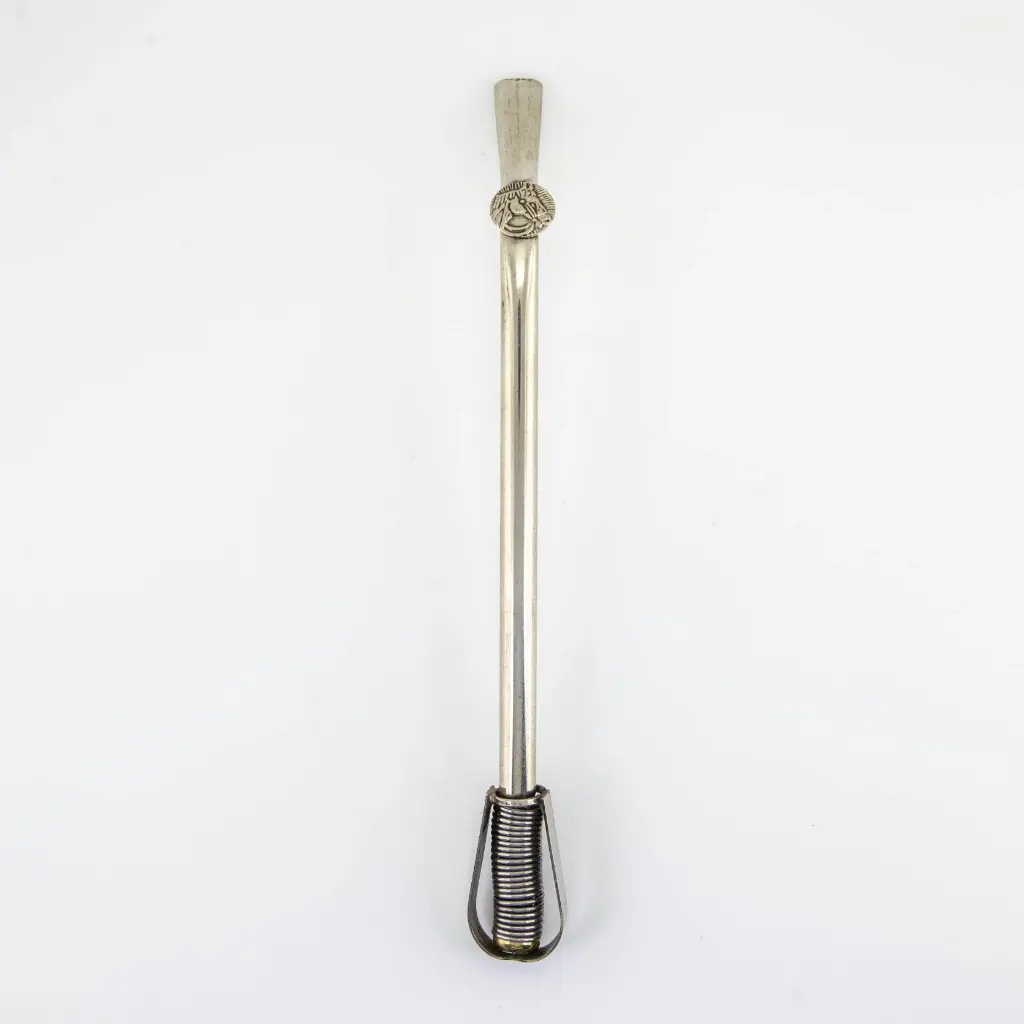 art. 125 Bombilla Malevo Alpaca Nacional caño redondo con resorte con bisagra de alpaca y dije (Corto, Caballo)